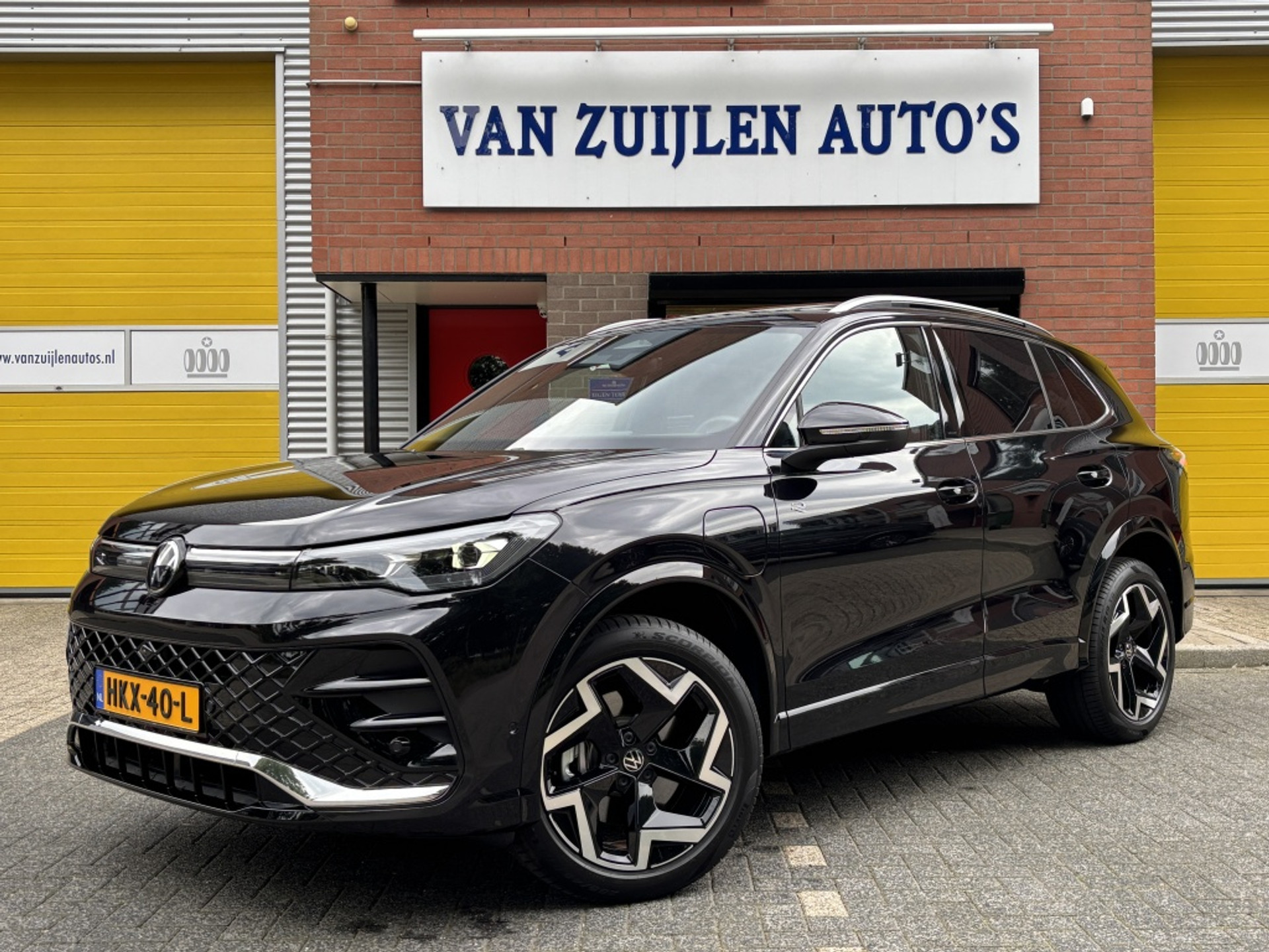 Volkswagen Tiguan 1.5 eHybrid R-Line Edition Pano Keyless Matrix 360° 19'' BTW 45715949-0.jpg | Zuijlen Auto's