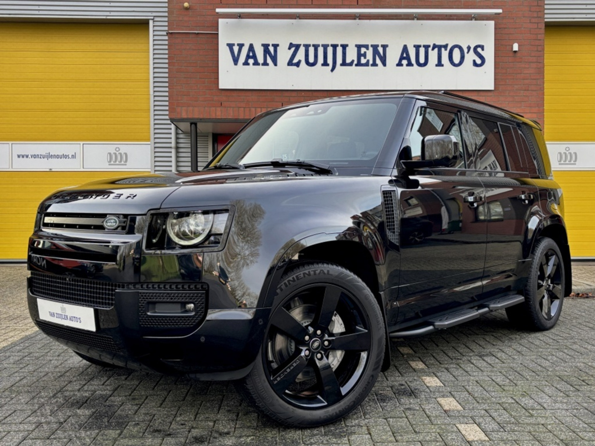 Land Rover Defender 110 X-Dynamic HSE Head-up Standkachel 22'' Meridian BTW 45956429-0.jpg | Zuijlen Auto's