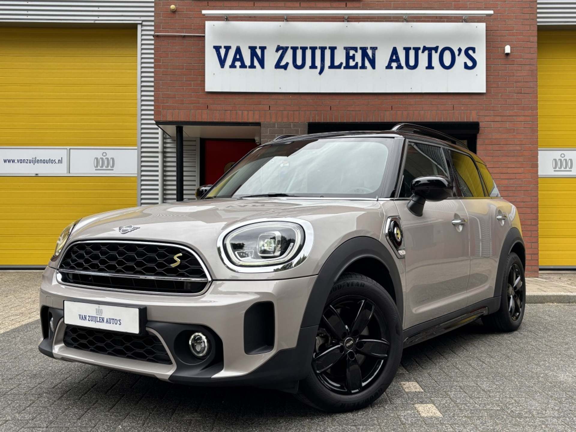 MINI Countryman 2.0 Cooper SE ALL4 Panorama Black Pack Dakrails Sportstoelen 45993089-0.jpg | Zuijlen Auto's