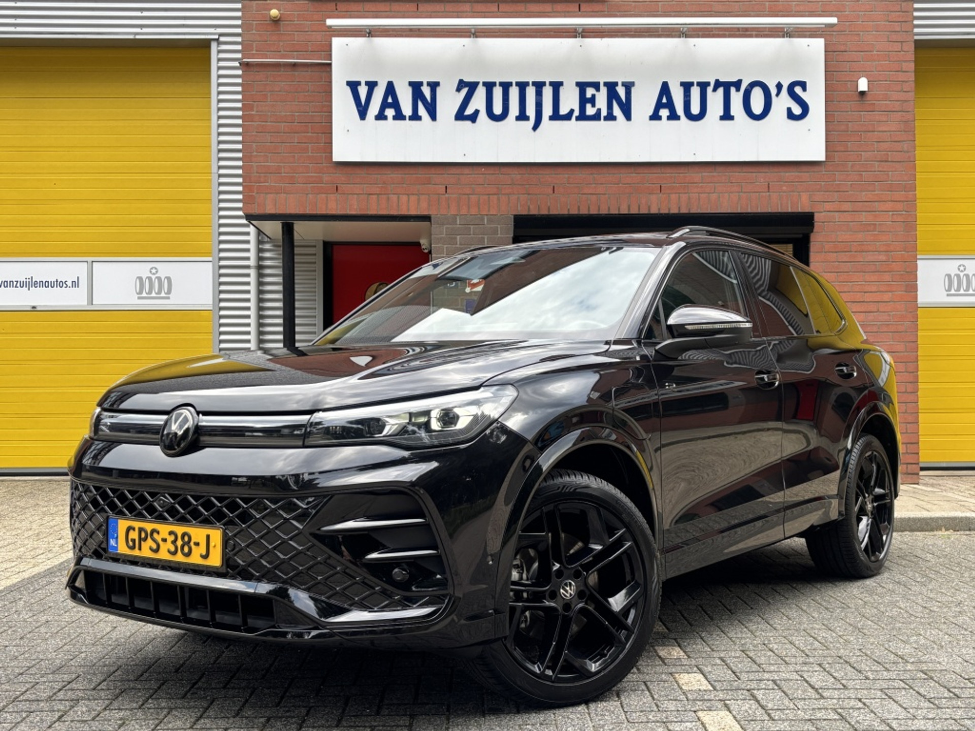 Volkswagen Tiguan 1.5 eHybrid R-Line Edition Black Style Pano Head-up HK 20'' BTW 46567750-0.jpg | Zuijlen Auto's