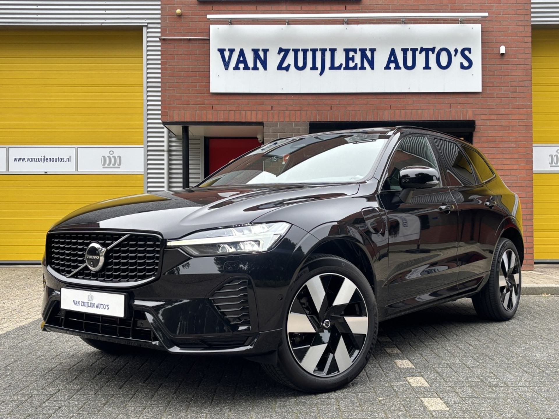 Volvo XC60 T6 AWD Plus Dark Panorama 20'' HarmanKardon Keyless 360° BTW 46599371-0.jpg | Zuijlen Auto's