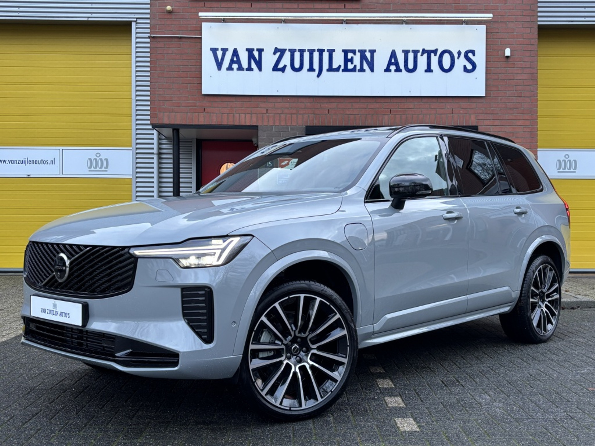 Volvo XC90 T8 AWD Facelift Dark FOUR-C Panorama 22" 360 48989122-0.jpg | Van Zuijlen Auto's