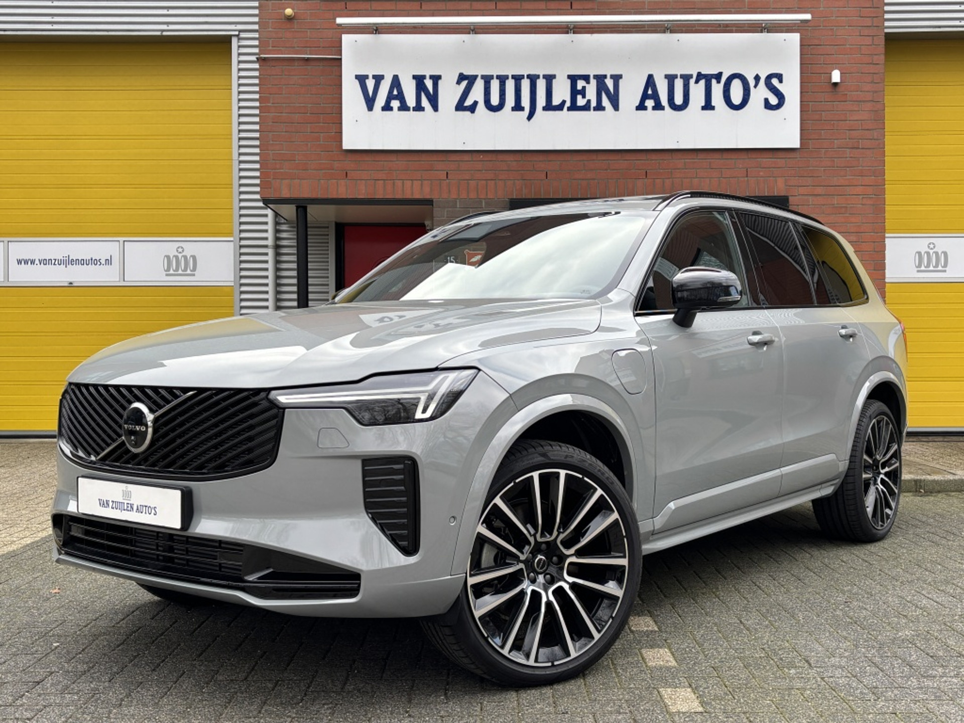 Volvo XC90 T8 AWD Facelift Dark Four-C Panorama 22" 360° BTW 48989122-0.jpg | Van Zuijlen Auto's