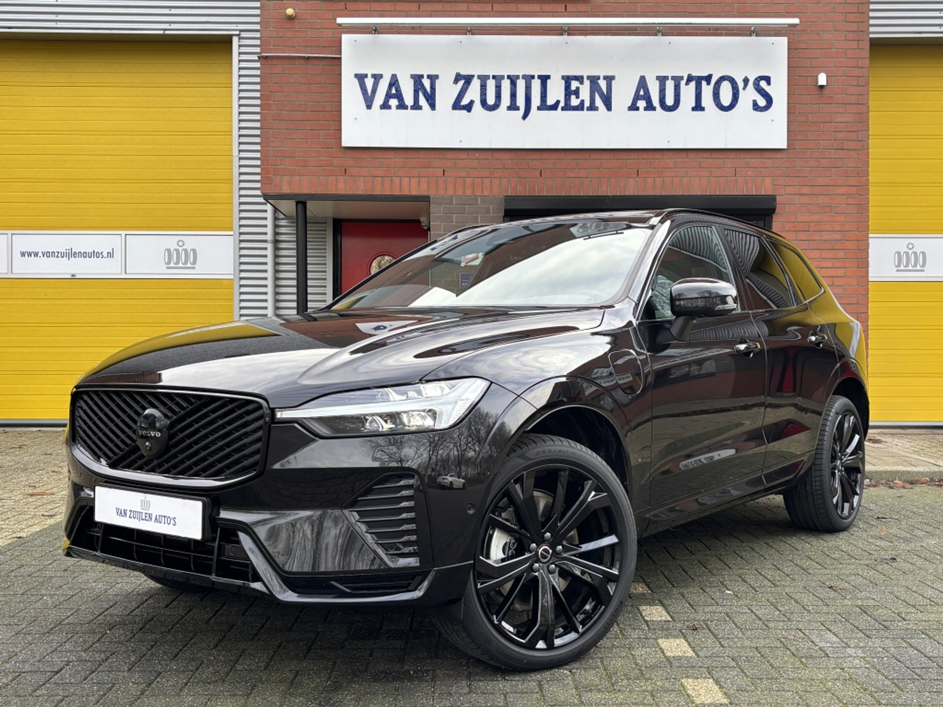 Volvo XC60 T8 AWD 457pk Black Edition MY2026 Panorama 21" 360° HK VERKOCHT 49507878-0.jpg | Van Zuijlen Auto's