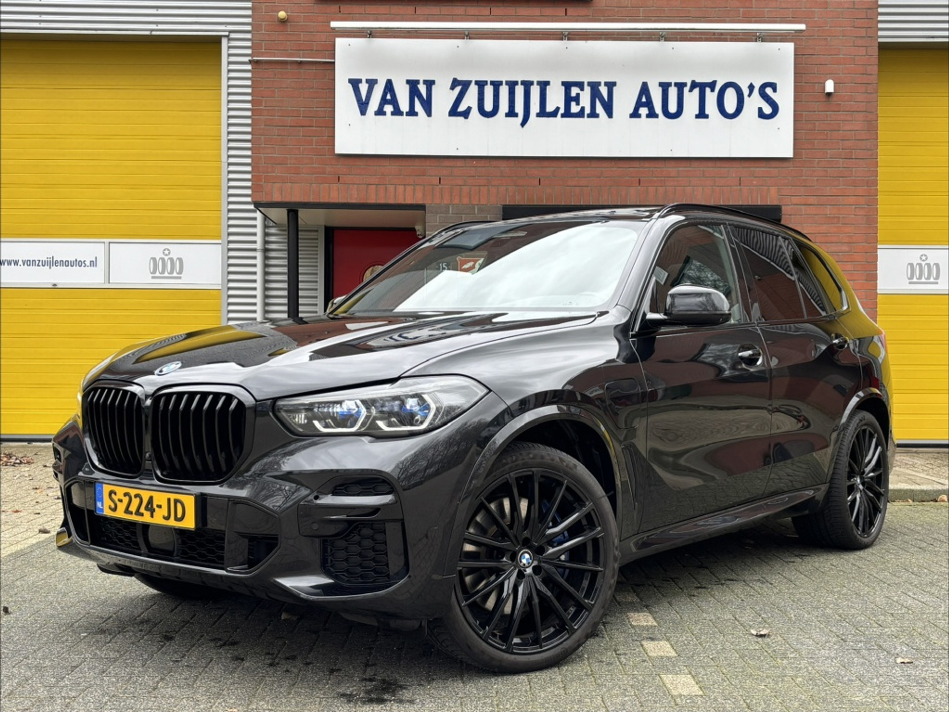 BMW X5 xDrive45e 394pk M-Sport Pano Trekhaak Laser 22'' HK 360° 51705404-0.jpg | Van Zuijlen Auto's